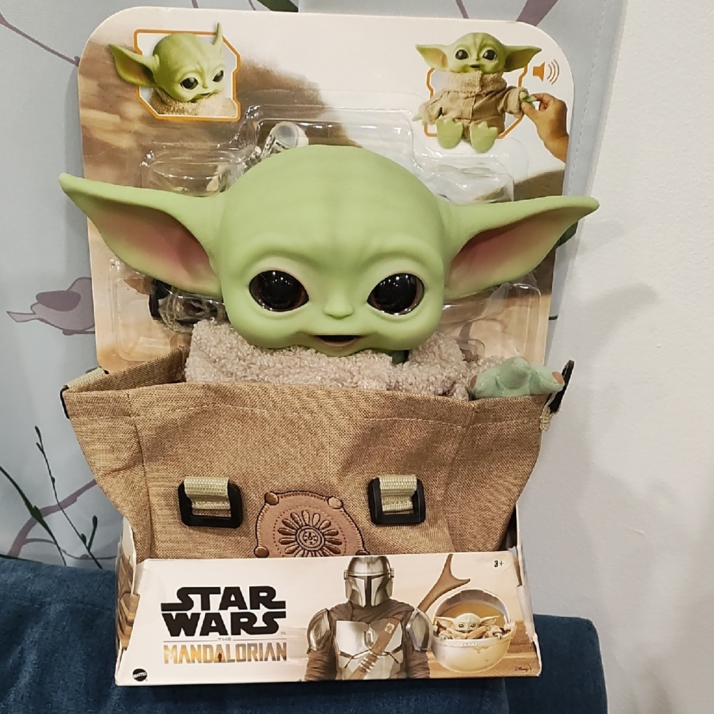 Star Wars Mandalorian Green The Child Collectible